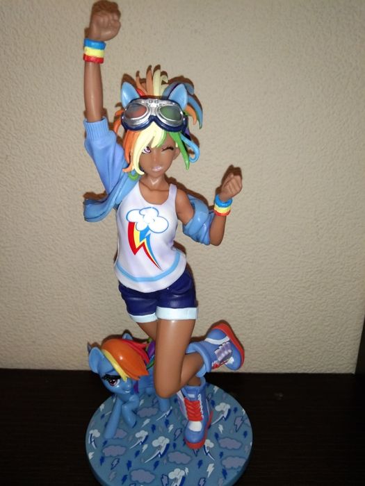 Фигурка (Рэйнбоу Дэш MLP)