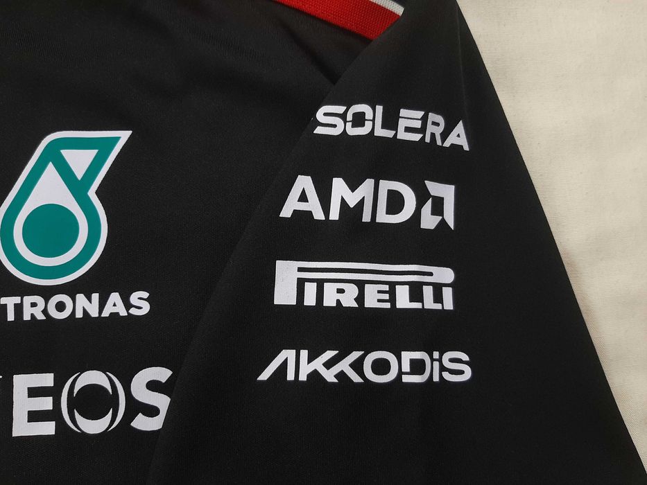 Mercedes AMG F1 Team - Оригинална мъжка тениска размер L