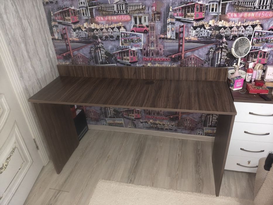 Деревянный Стол.