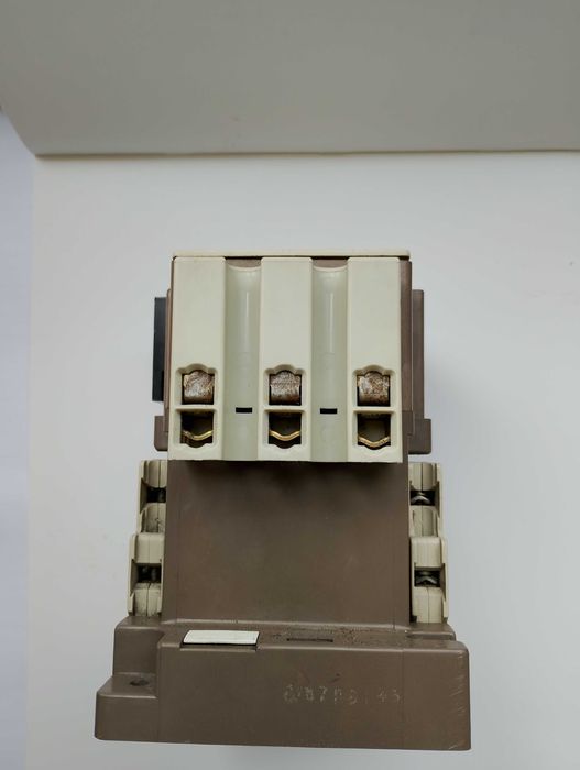 Siemens 3TF48 контактор 75A 220V AC – работещ
