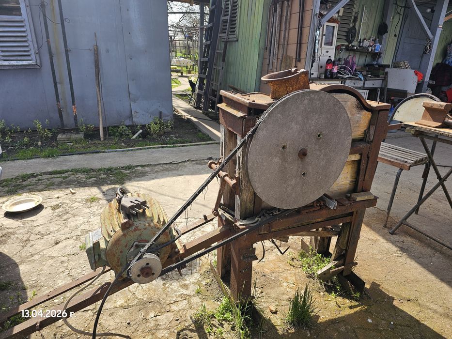 Антикварна роначка за царевица Kuhne Moson