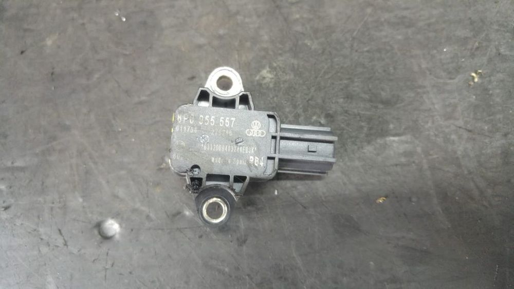 senzor impact stanga fata audi a4 b7 2004 2005 2006 2007 2008 8p0955557