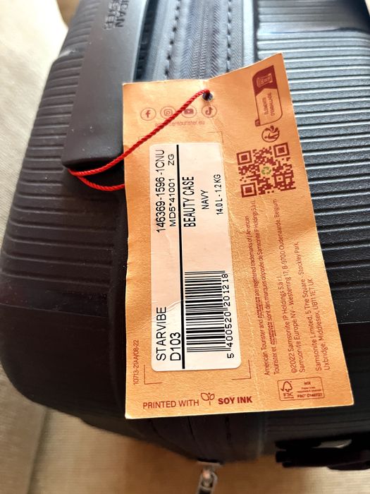 Нов оригинален куфар American Tourister (beauty case)