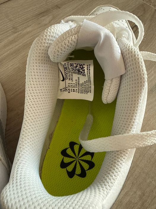 Nike чисто нови...