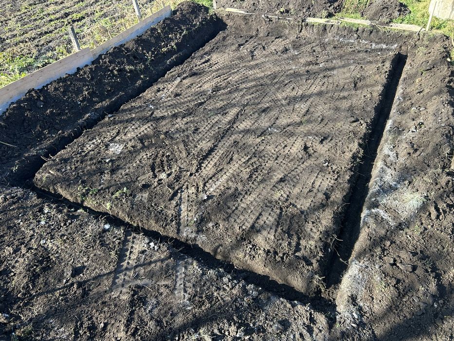 Execut lucrări / excavații / săpături / demolări / nivelări / fundații