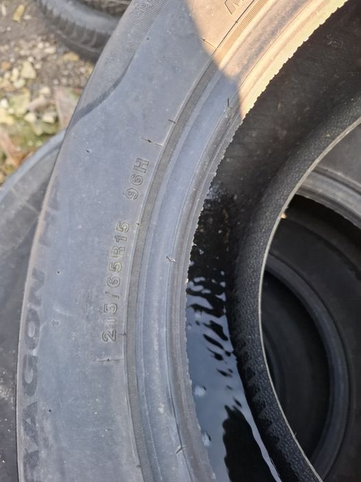 Vand 1 sau 2 sau 4 anvelope 215 65 15 de iarna