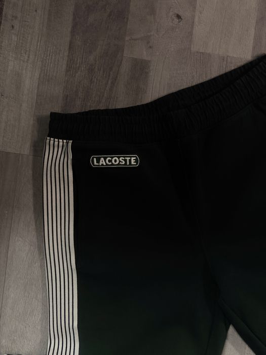 Оригинален анцуг Lacoste – Тъмнозелен с бели ленти