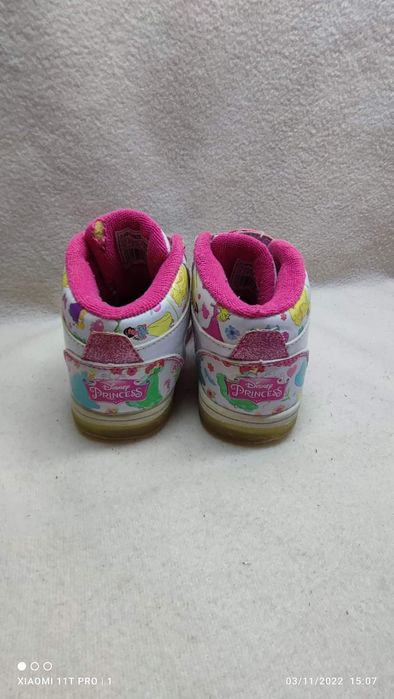 Детски спортни обувки 2 чифта 30 лв /Disney и маратонки Nike