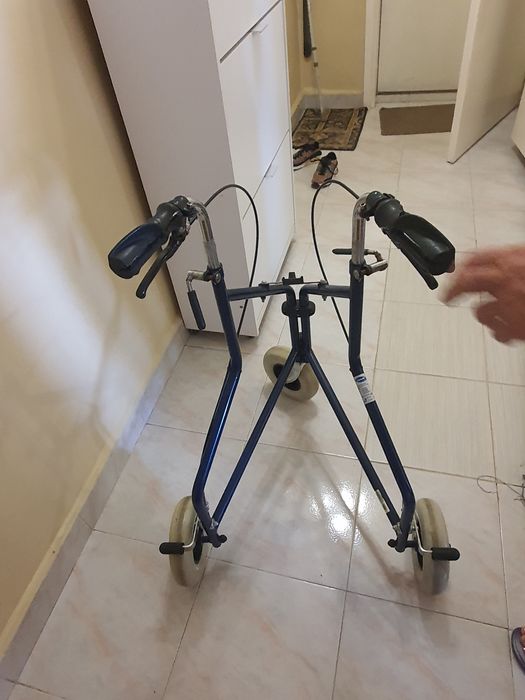 Нова цена !!! Ролатор триколка