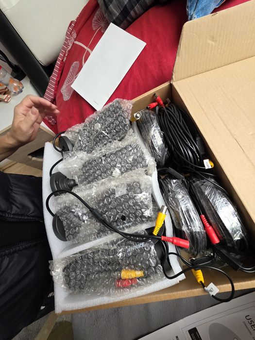 Sistem supraveghere video ANNKE cu 4 camere și DVR H.264 (model DL81A1