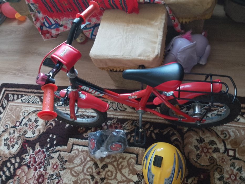 De vânzare bicicleta noua