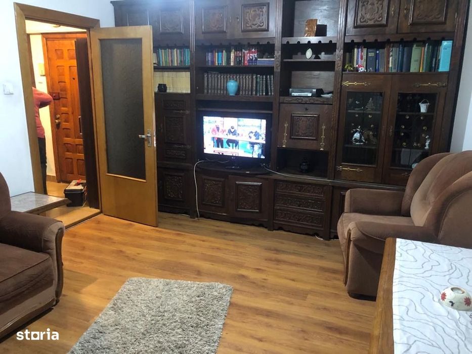 Apartament decomandat zona Calea București