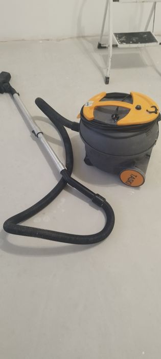 Работна прахосмукачка
