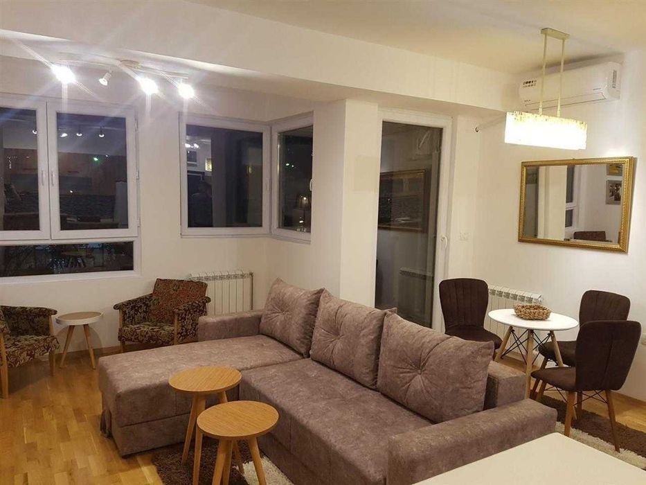 Дава се под наем Двустаен апартамент в София, Хладилника - 64 кв.м за 510 € - Снимка #1