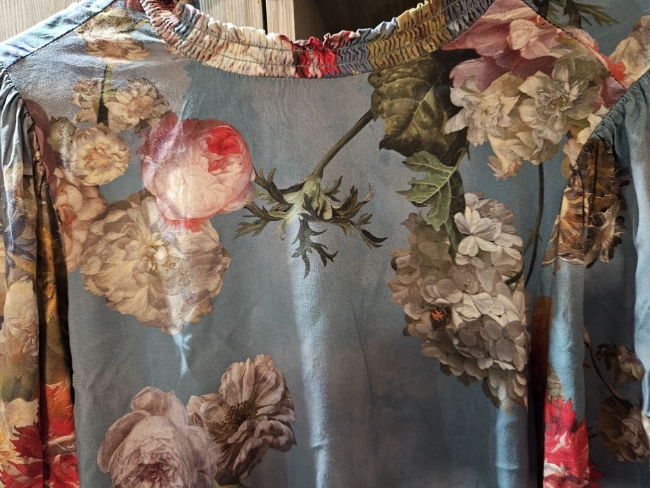 Лека, красива риза