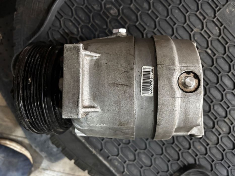 Зимни гуми с джанти ,навигация и компресор за климатик