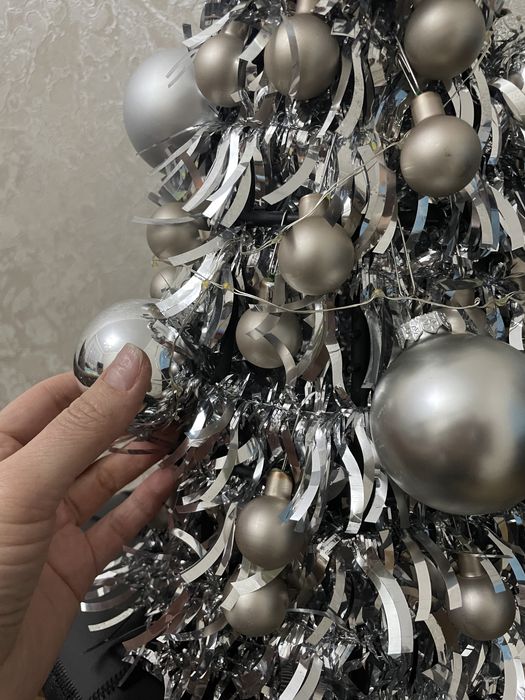 Ёлка с игрушками