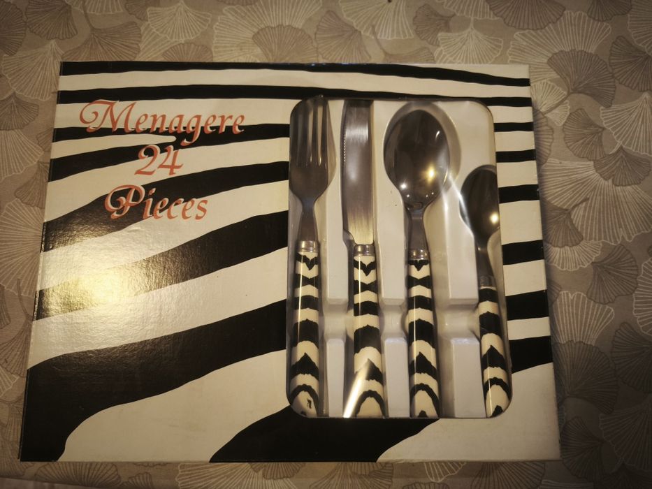 Комплект прибори за хранене 24 части