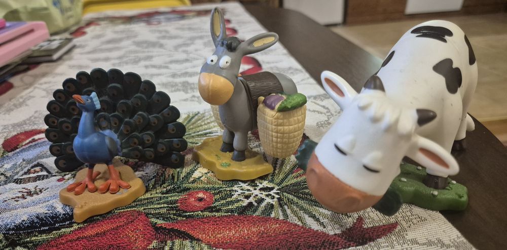 Фигурки с тонколонка и животни