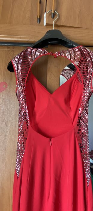 Платья праздничные