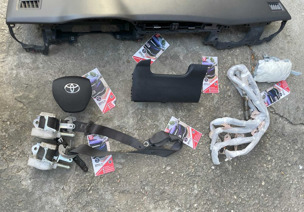 Toyota AURIS airbag volan pasager genunchi - plansa de bord - centuri