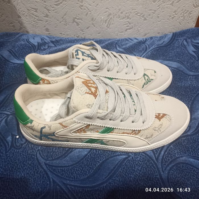 Красовки женские новые
