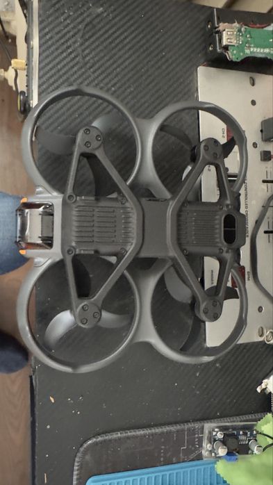 Drona DJI Avata 2 cu Care Refresh