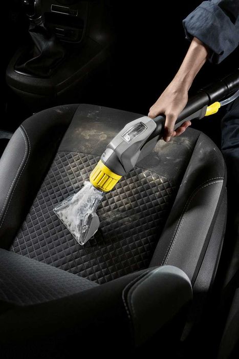 Inchiriez Aspirator Profesional Karcher Injectie-Extractie