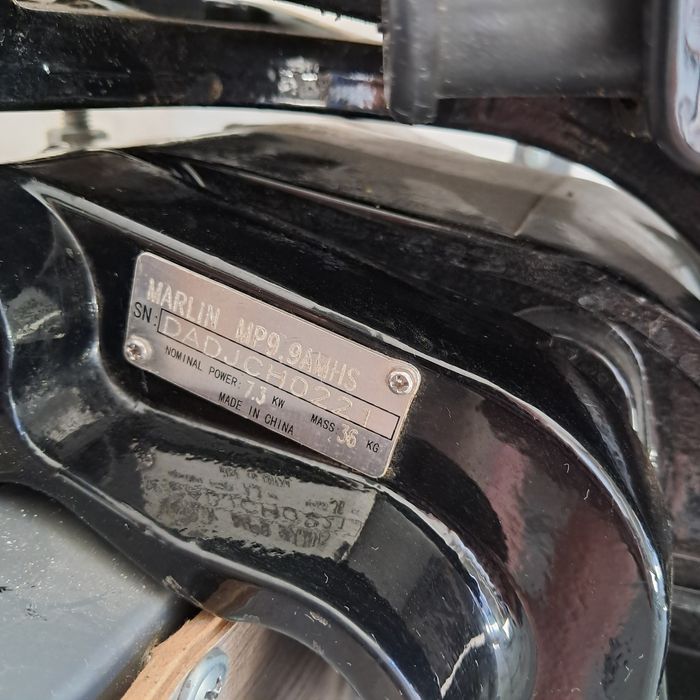 Лодка стеклопластиковая тримаран