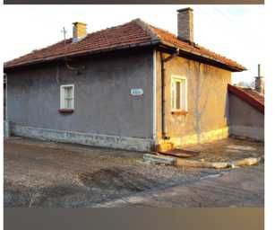 къща с двор + двор с масивна сграда, село Желява