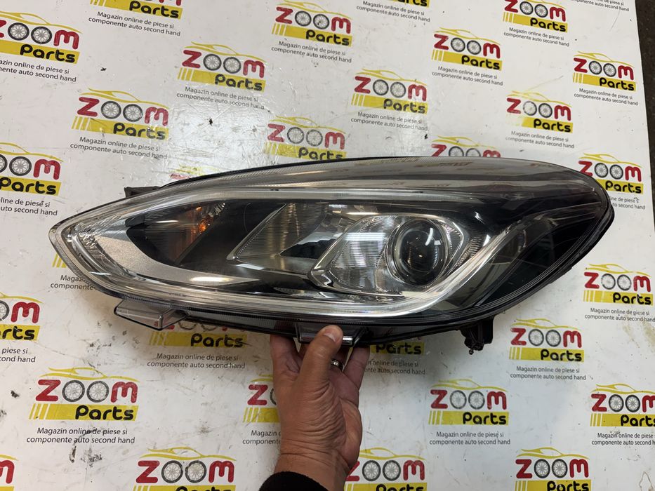 Far stanga cu LED si lupa Ford Fiesta 2017-2022