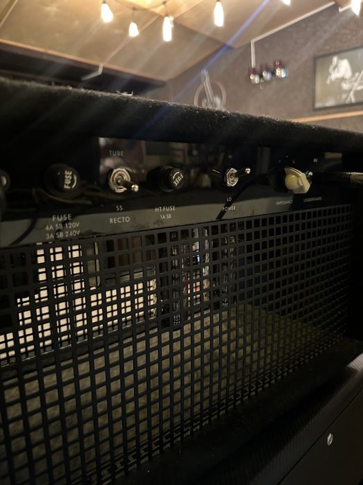 Продам топовый, кастомный  гитарный комбик .