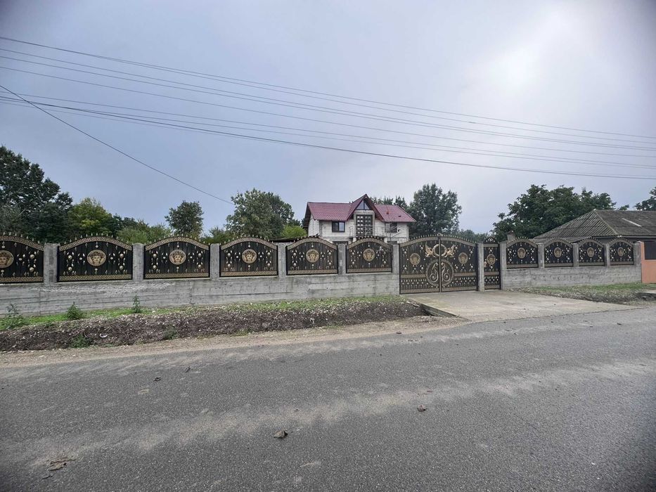 CASA DE VÂNZARE la 25 km de slatina 5400 mp curte 144mp util