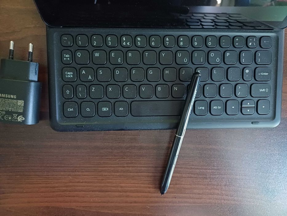 Samsung TAB S4 таблет, Аmoled, клавиатура, S pen, перфектен