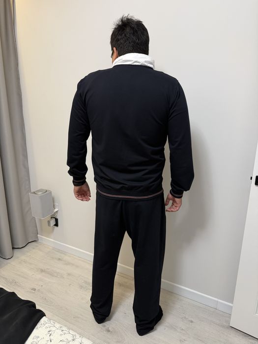 Продам костюм Tommi Hilfiger
