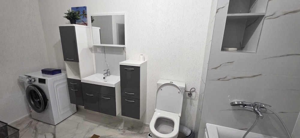 Închiriez garsonieră