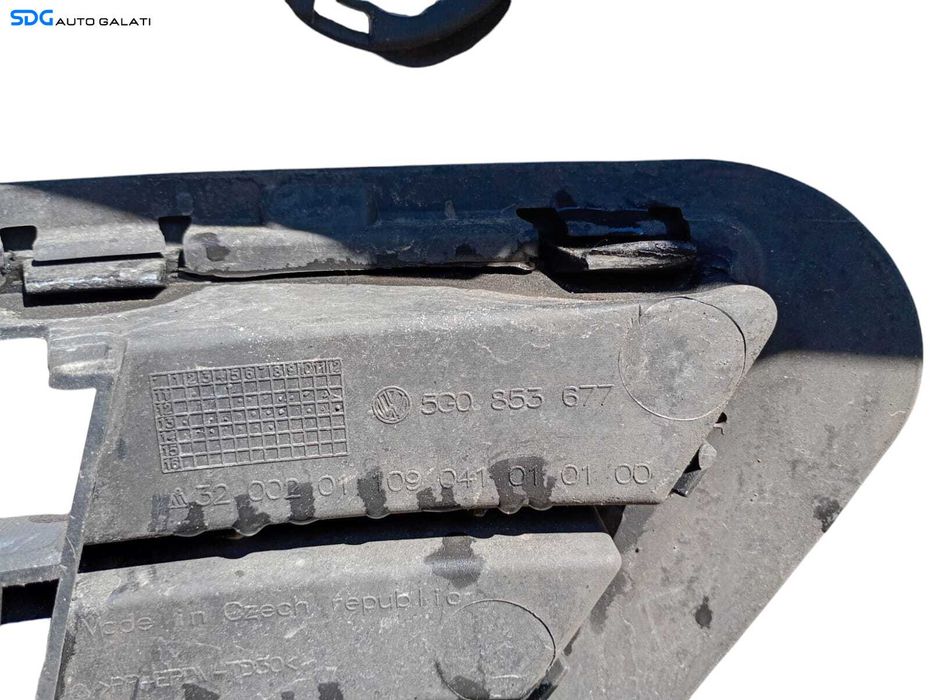 Bara Spoiler Fata Culoare Negru L041 Volkswagen Golf 7 Break Combi 2013 - 2017 Cod 5G0853677 5G0807217BN [LC0520]
