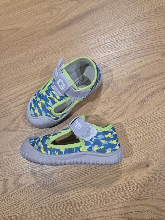 Два чифта пантофи 23/24