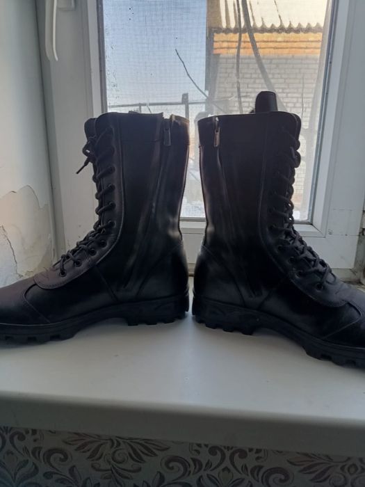 Продается мужская обувь размер