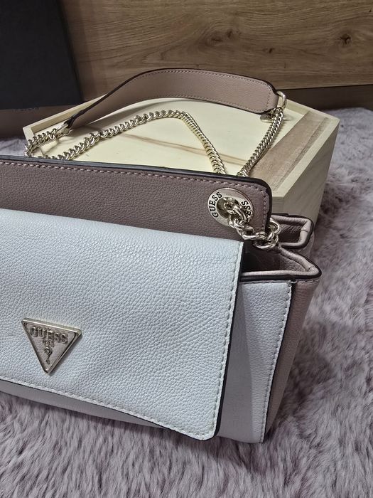 Чанта GUESS, отлично състояние