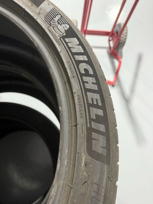 Anvelope m+S 285/40 R23-305/35 R23