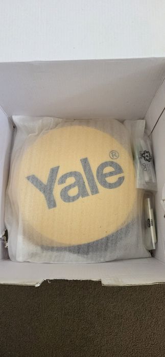 Sistem Alarma Casa Smart Yale Living – Kit Complet, Fara Abonament