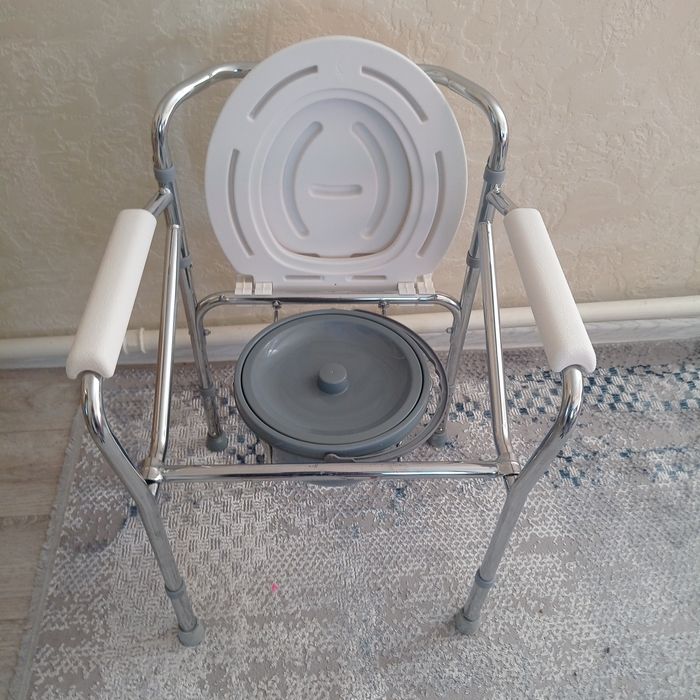 Продам санитарный стул