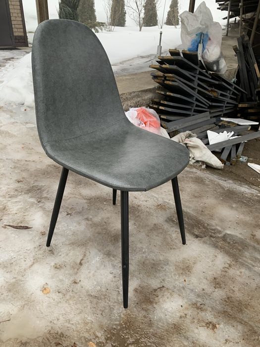 Стулья по 10.000 тенге