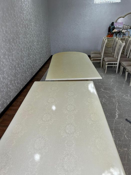 Продам стол гостиный