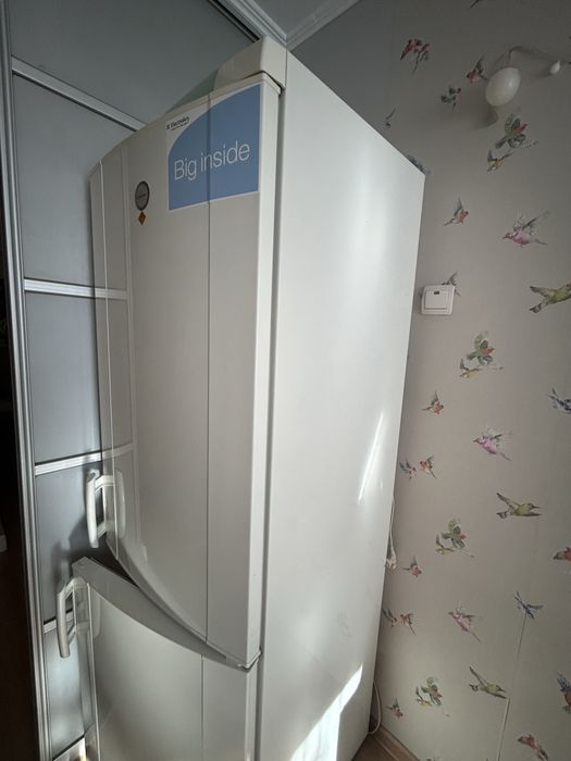 Продам холодильник Electrolux