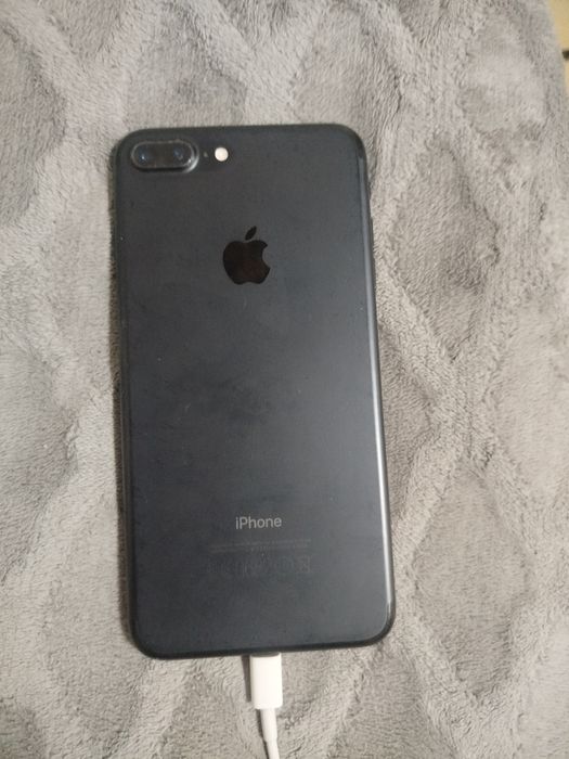 Продам айфон 7 плюс