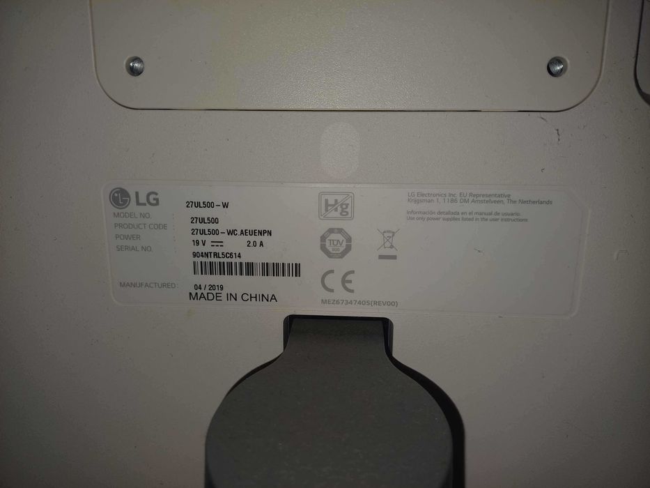 LG 27UL500-W • 27” • 4K UHD • IPS • HDR10