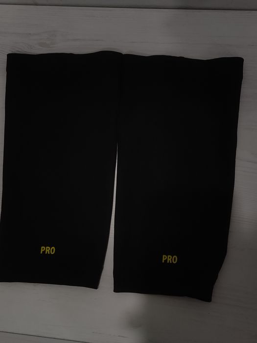 Продаю щитки, гетры и держатель