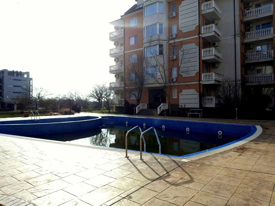 Тристаен апартамент за продажба в Слънчев бряг